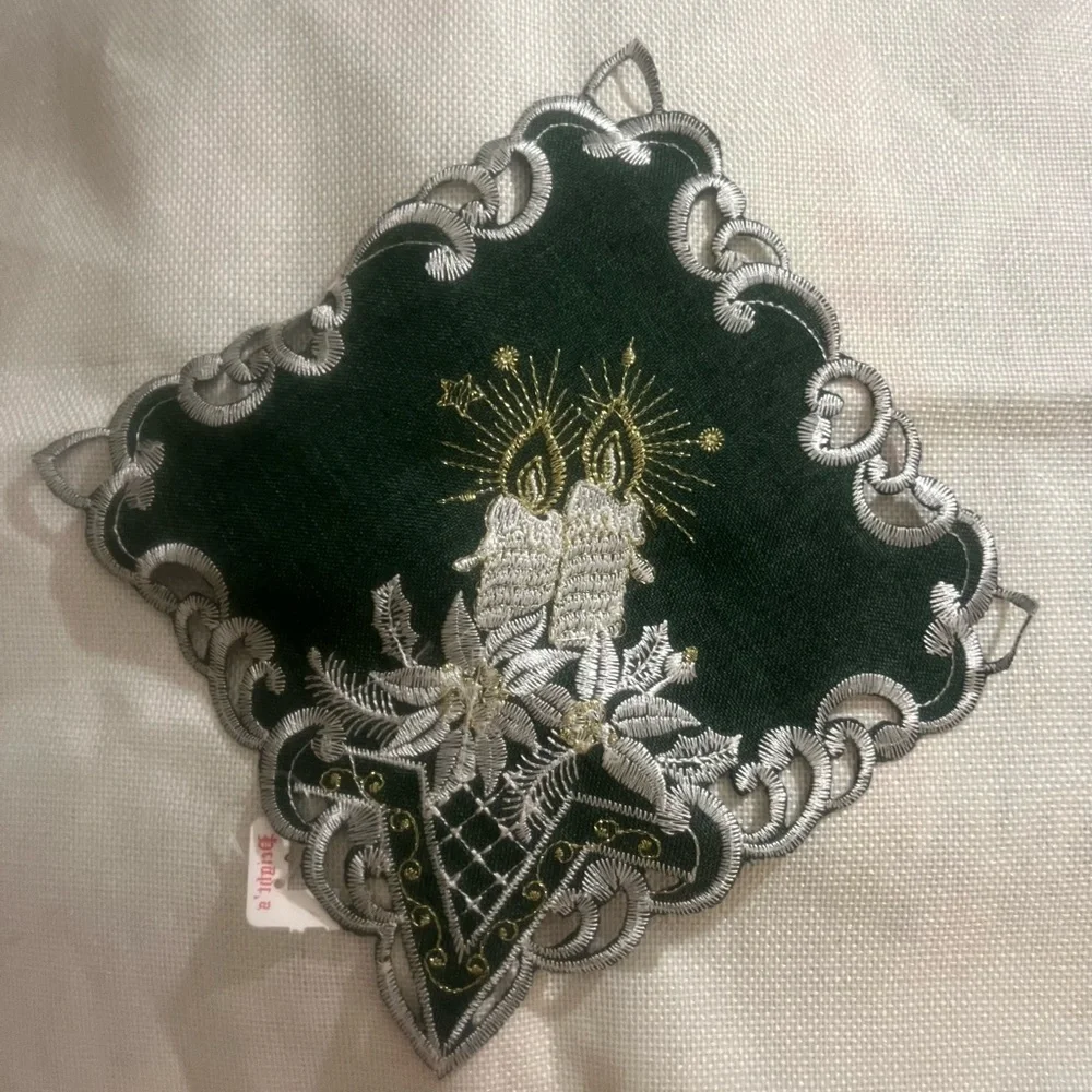 2/$18.00 Christmas Dollies - Picture 4 of 10